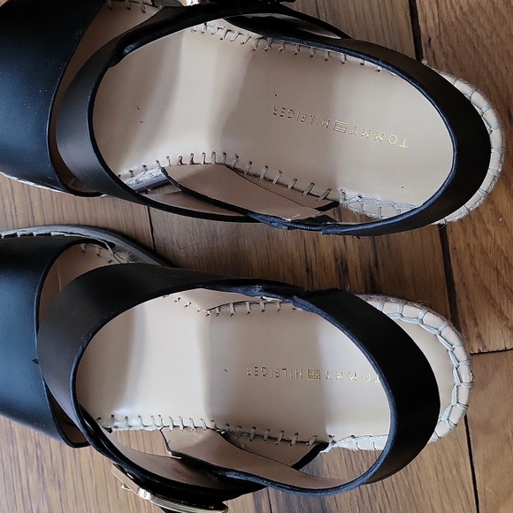 Tommy Hilfiger Black Wedges, size 7.5 - Picture 3 of 4